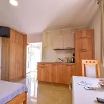 Jaklin - With Balcony And Sea View Apartmán