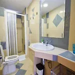Jaklin - With Balcony And Sea View Apartmán *
