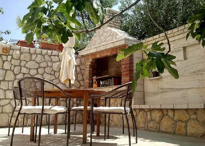 Jaklin - With Balcony And Sea View 라브