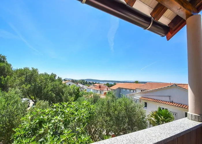Jaklin - With Balcony And Sea View 아파트 *