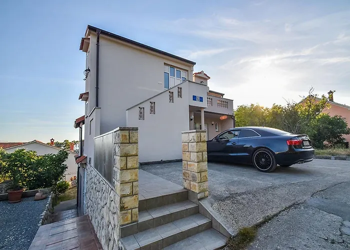 Jaklin - With Balcony And Sea View 라브